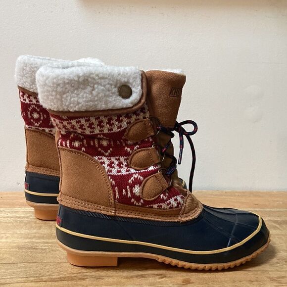 Khombu Maya Cold Weather Duck Boots Red / Navy Size 7M New - Picture 3 of 12